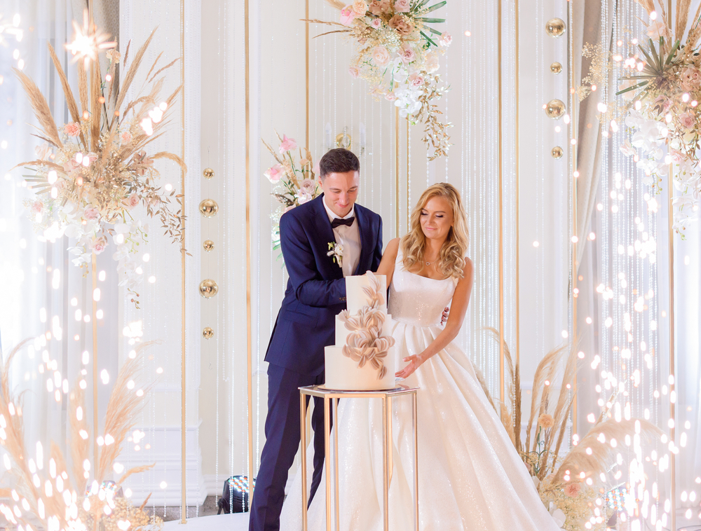 Dreamy Wedding Stage Decorations to Take Your Breath Away